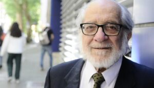 Maestro León Biriotti